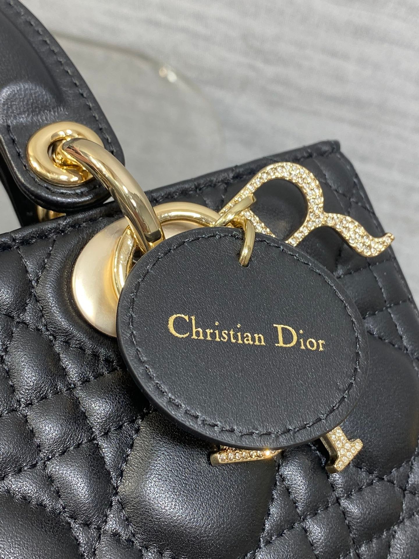 {Style No: II665AVD} DIOR 25S SMALL LADY D‑JOY BAG 22 IN BLACK CALFSKIN GOLD HARDWRE - Image 7
