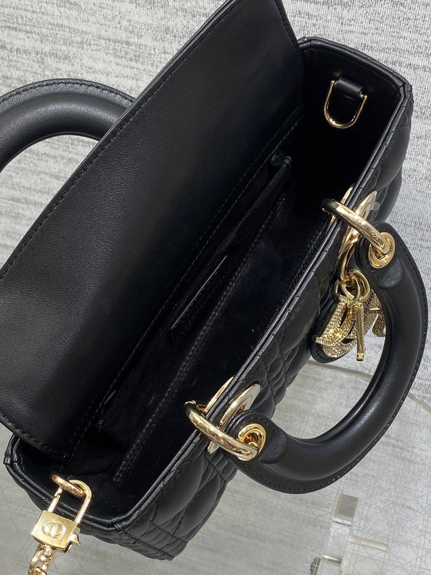 {Style No: II665AVD} DIOR 25S SMALL LADY D‑JOY BAG 22 IN BLACK CALFSKIN GOLD HARDWRE - Image 5