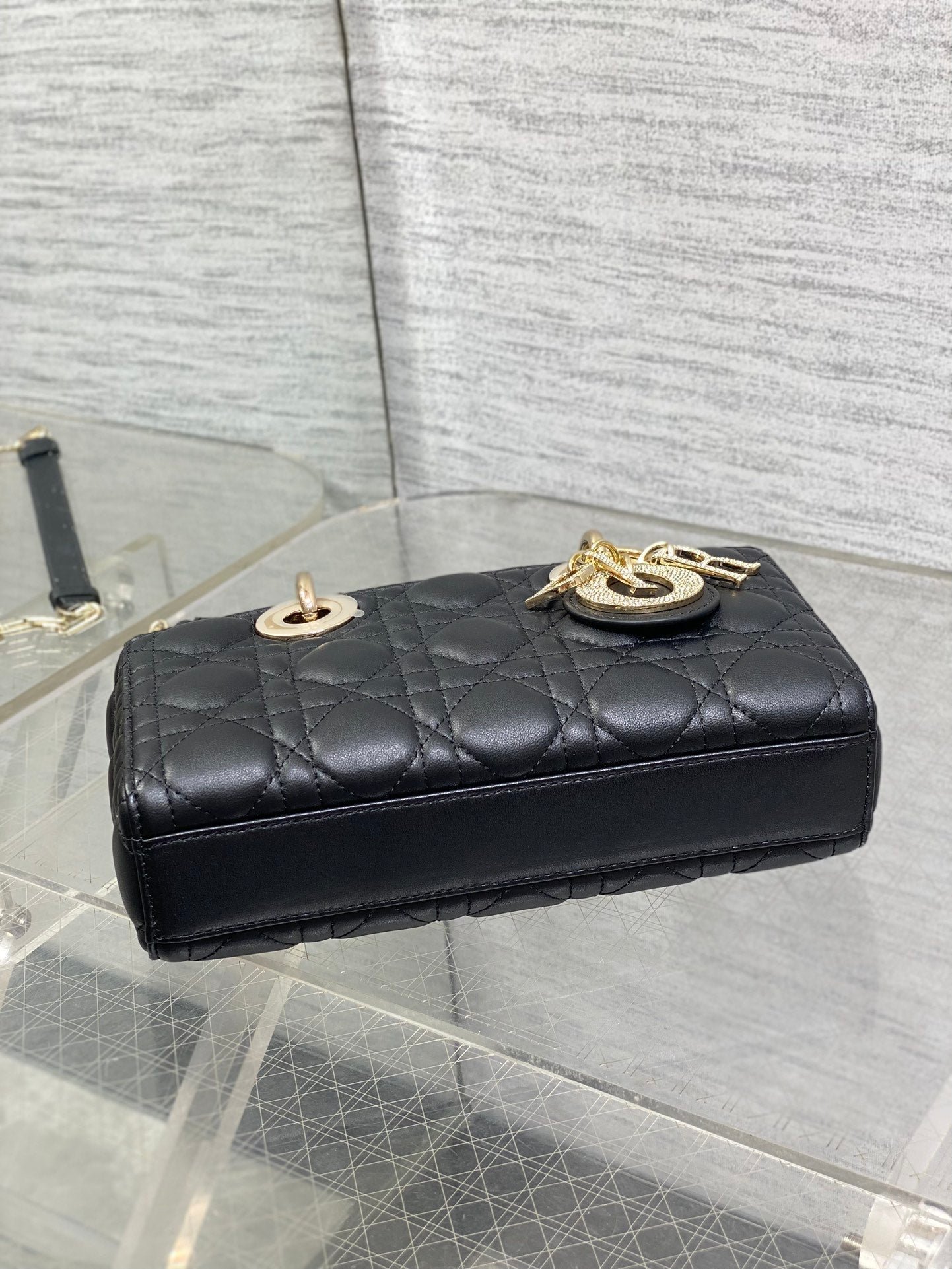 {Style No: D289M1HR} DIOR 25S SMALL LADY D‑JOY BAG 22 IN BLACK CALFSKIN GOLD HARDWARE - Image 8