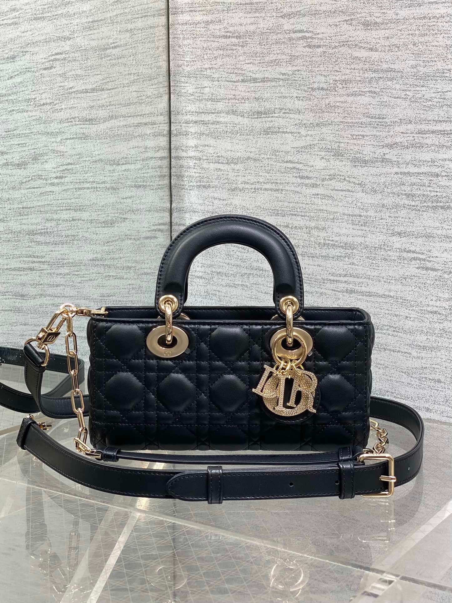 {Style No: D289M1HR} DIOR 25S SMALL LADY D‑JOY BAG 22 IN BLACK CALFSKIN GOLD HARDWARE - Image 2
