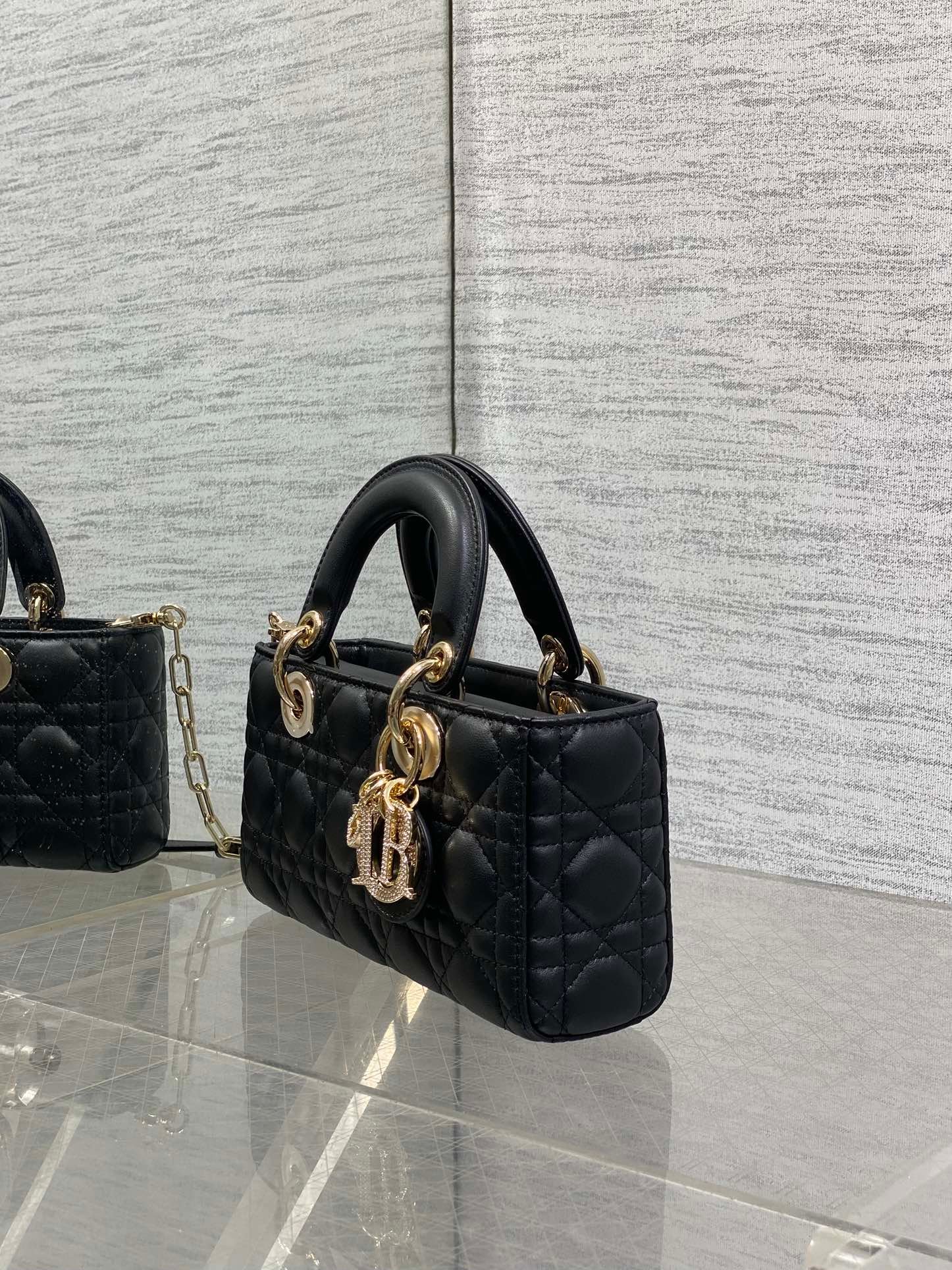 {Style No: D289M1HR} DIOR 25S SMALL LADY D‑JOY BAG 22 IN BLACK CALFSKIN GOLD HARDWARE - Image 6