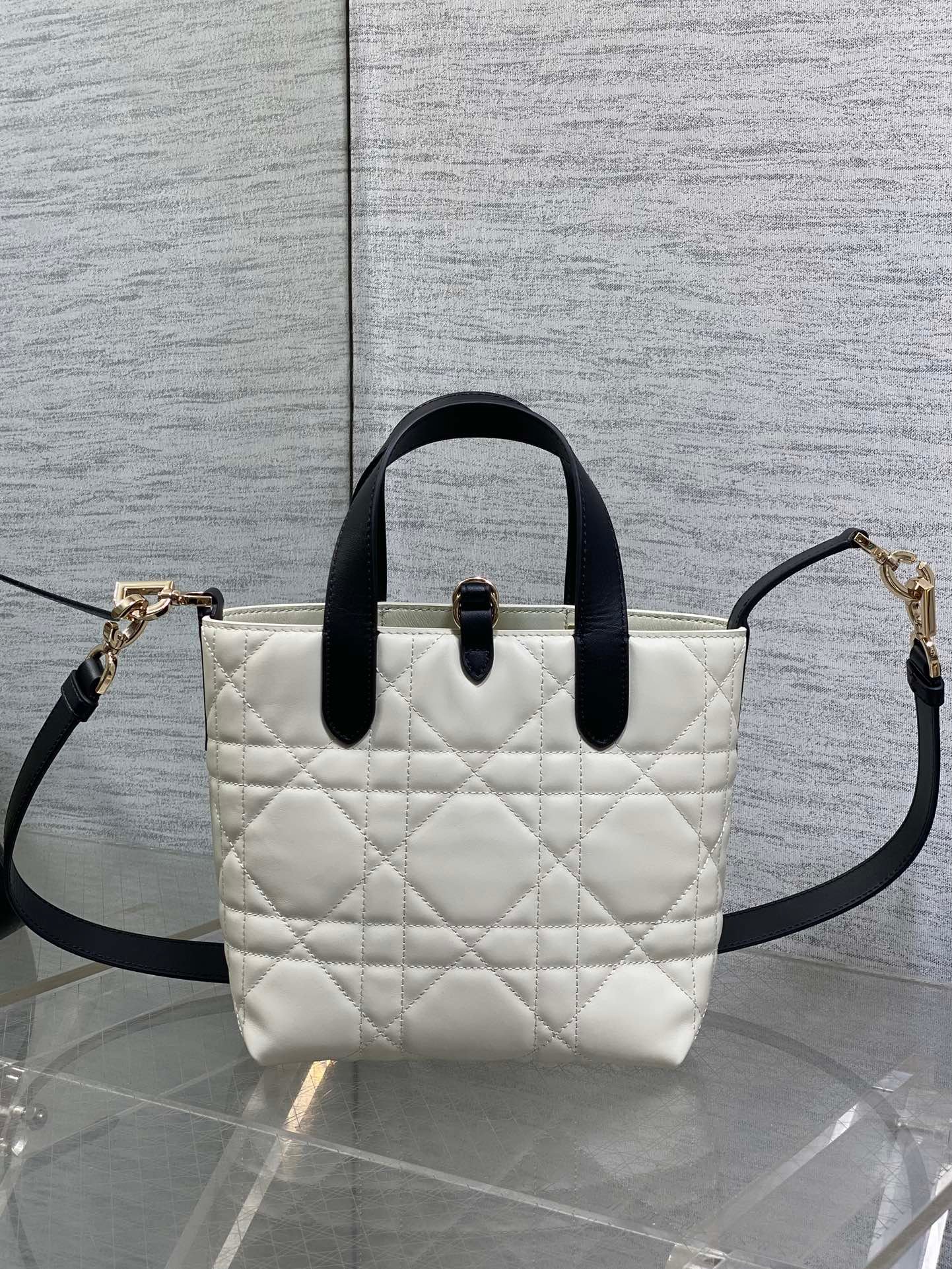 {Style No: 1HULZLJH} DIOR 25S TOUJOURS VERTICAL NANO TOTE BAG 18 IN IVORY BLACK MACROCANNAGE CALFSKIN - Image 2
