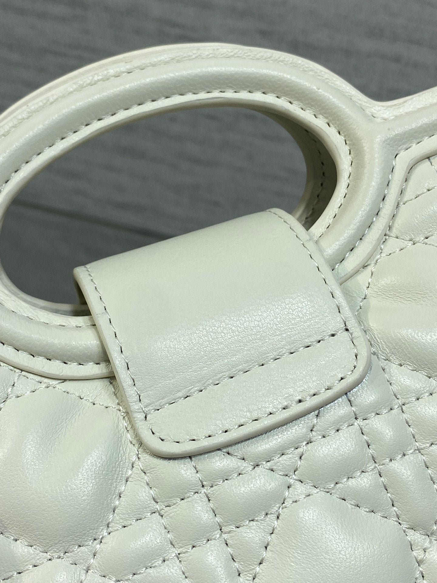 {Style No: FY2SD716} DIOR 25S JOLIE TOP HANDLE MINI BAG 18 IN WHITE CALFSKIN GOLD HARDWARE - Image 8