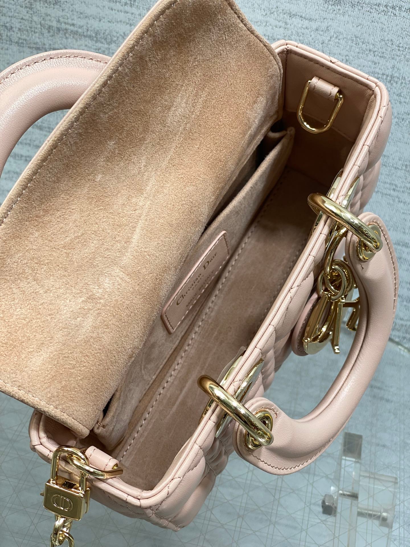 {Style No: GBPT41YK} DIOR 25S MICRO LADY D-JOY 19 IN BABY PINK CALFSKIN GOLD HARDWRE - Image 5