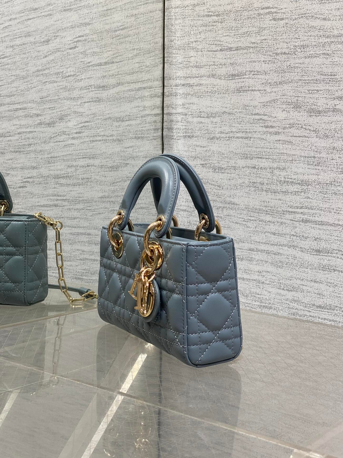 {Style No: 1X711M6I} DIOR 25S SMALL LADY D‑JOY BAG 19 IN STEEL BLUE GRAY CANNAGE CALFSKIN GOLD HARDWRE - Image 4