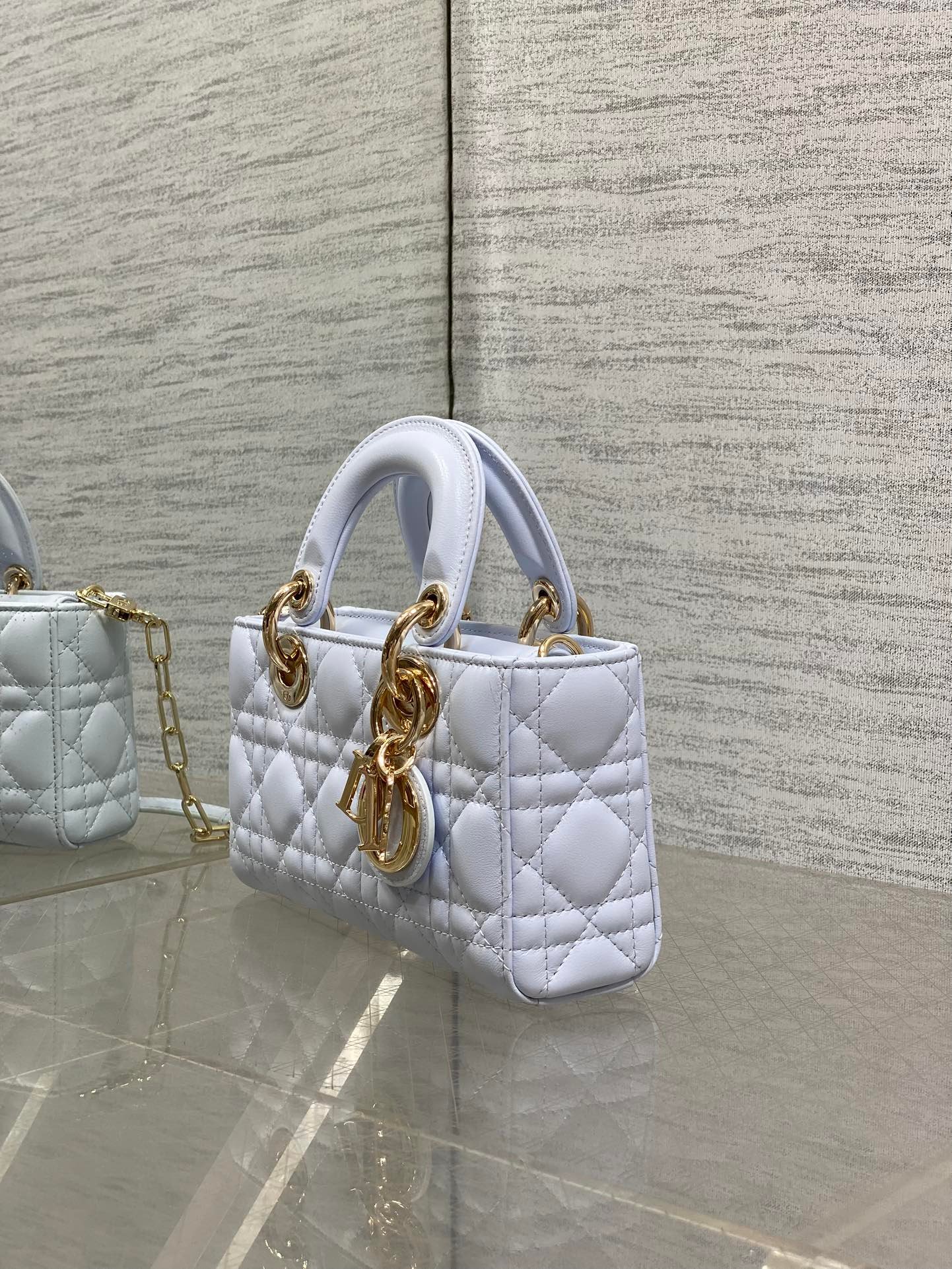 {Style No: CRXQYPJL} DIOR 25S SMALL LADY D‑JOY BAG 19 IN LIGHT BLUE CANNAGE CALFSKIN GOLD HARDWRE - Image 4