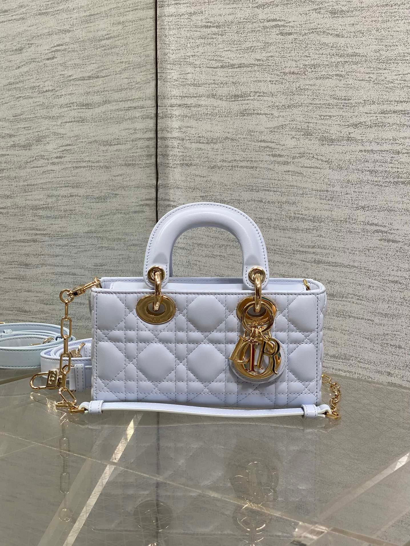 {Style No: CRXQYPJL} DIOR 25S SMALL LADY D‑JOY BAG 19 IN LIGHT BLUE CANNAGE CALFSKIN GOLD HARDWRE - Image 6