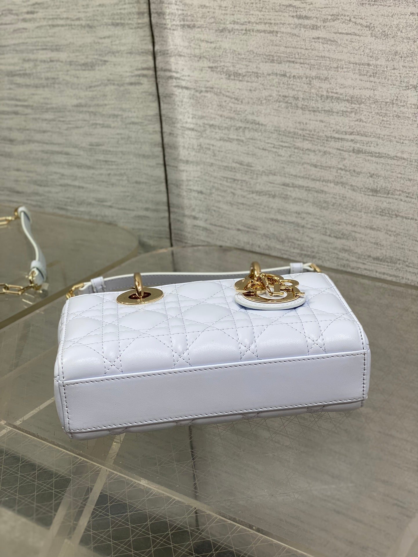 {Style No: CRXQYPJL} DIOR 25S SMALL LADY D‑JOY BAG 19 IN LIGHT BLUE CANNAGE CALFSKIN GOLD HARDWRE - Image 8