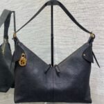 {Style No: 8S7IJNOC} DIOR 25S VOYAGE BAG 34 IN BLACK FLAT MACROCANNAGE GRAINED CALFSKIN