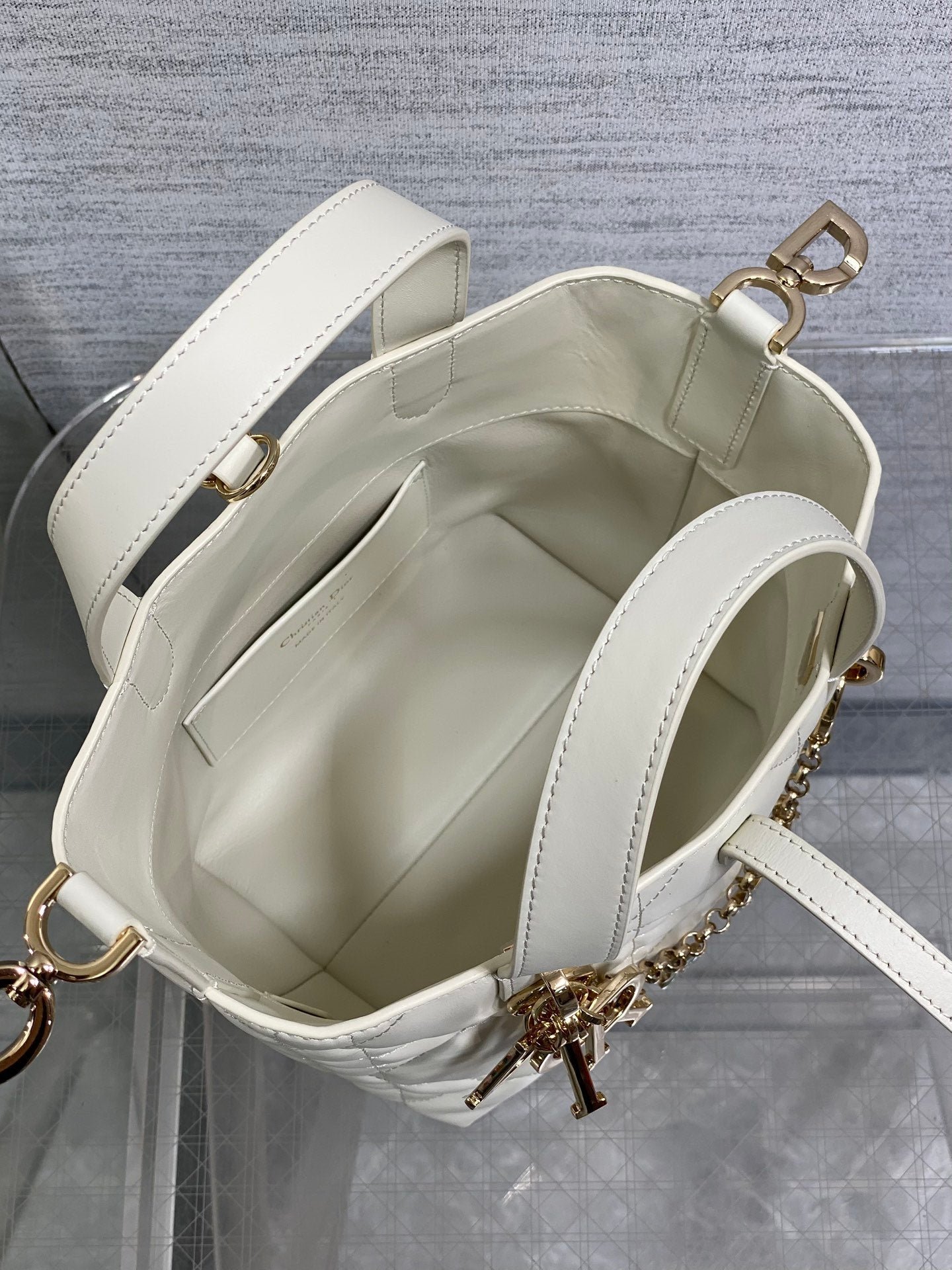 {Style No: YB3MM5CQ} DIOR 25S TOUJOURS VERTICAL TOTE BAG 18 IN IVORY CALFSKIN WITH CHARM BRACELET STRAP - Image 6