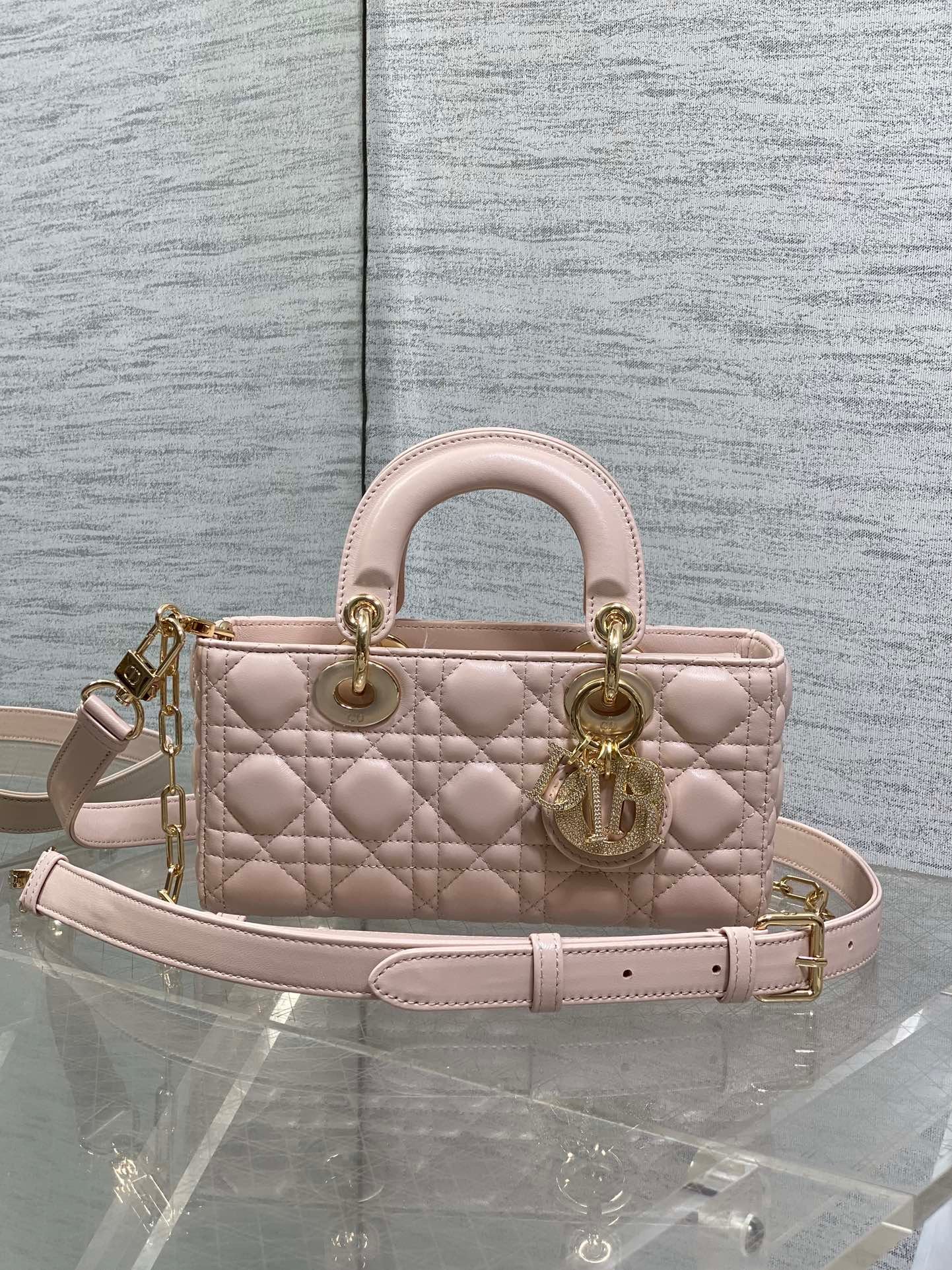 {Style No: BM4PHCWI} DIOR 25S SMALL LADY D‑JOY BAG 22 IN BABY PINK CALFSKIN GOLD HARDWARE - Image 6