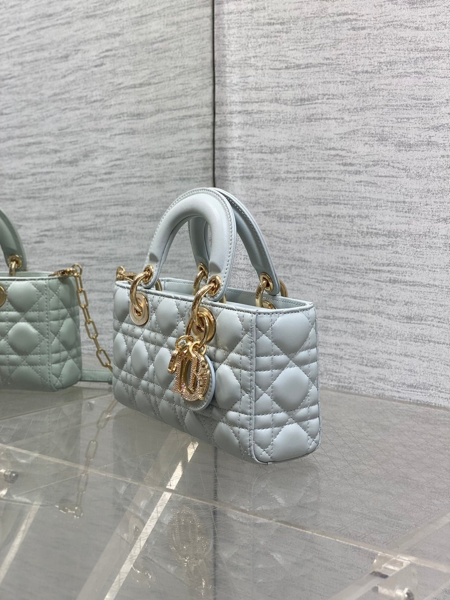 {Style No: 2F1A5TZL} DIOR 25S SMALL LADY D‑JOY BAG 22 IN SHIRT BLUE CALFSKIN GOLD HARDWRE - Image 6