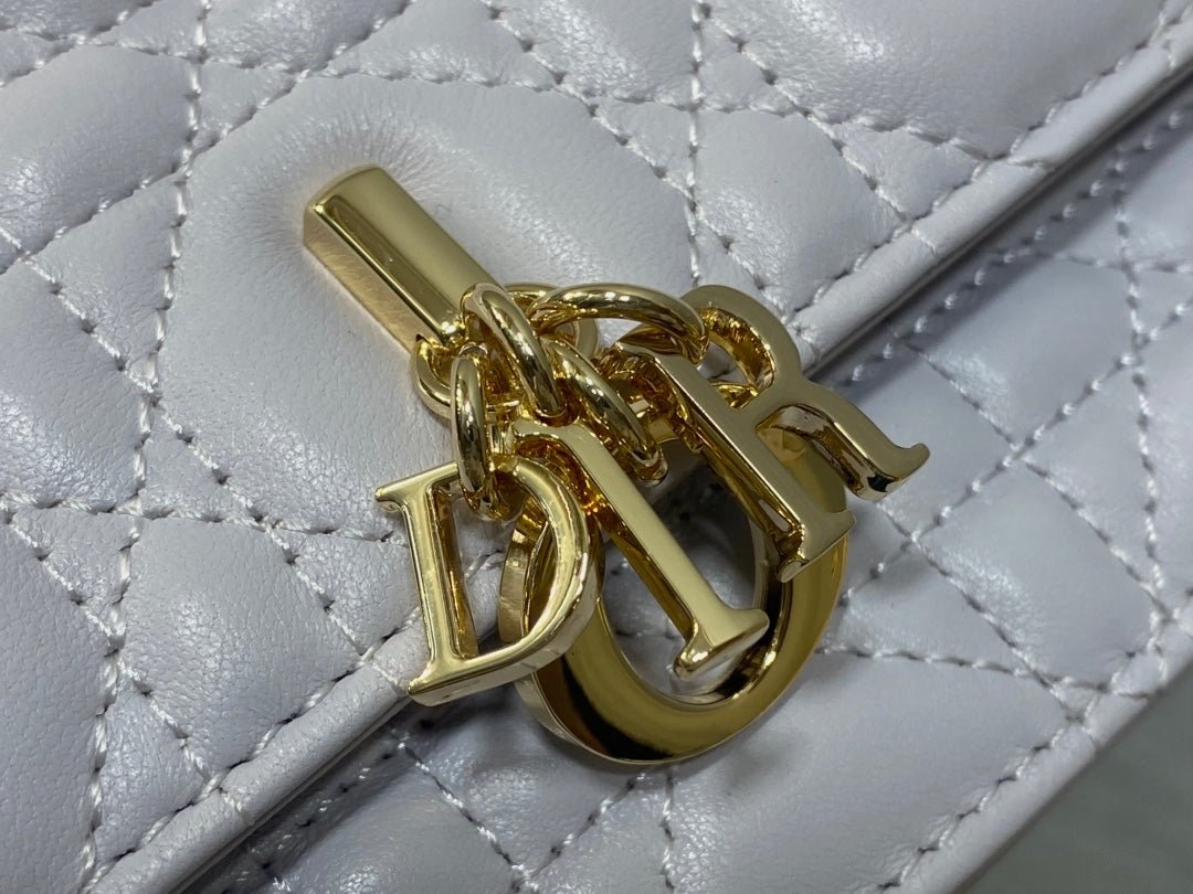 {Style No: 8TBXO3KN} DIOR 25S DIOR TALK PHONE POUCH 21 IN PALE LILAC CALFSKIN GOLD HARDWARE - Image 3