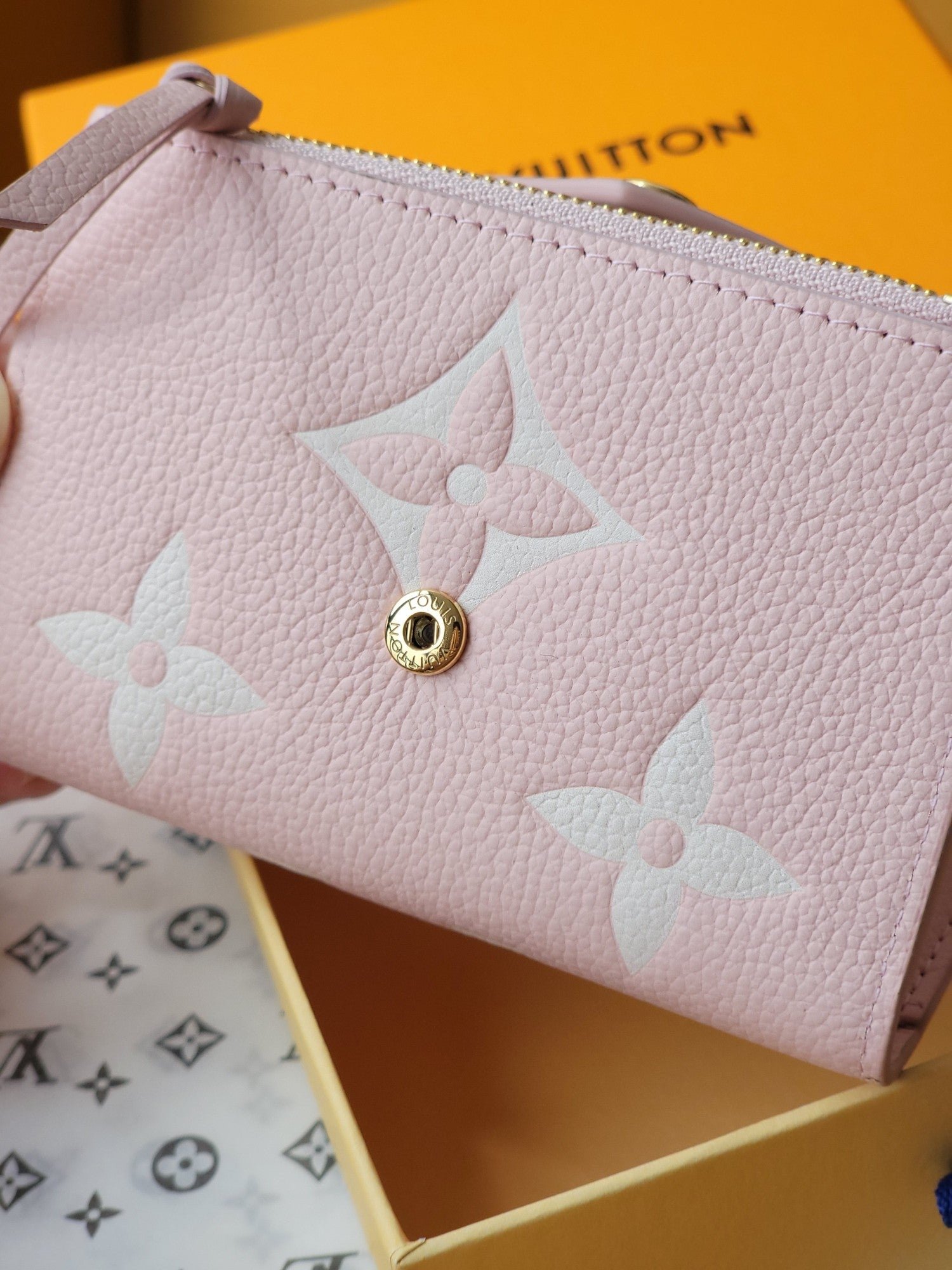 {Style No: K9SPR7XP} VICTORINE WALLET 12 IN LIGHT PINK MONOGRAM EMPREINTE CALFSKIN - Image 4