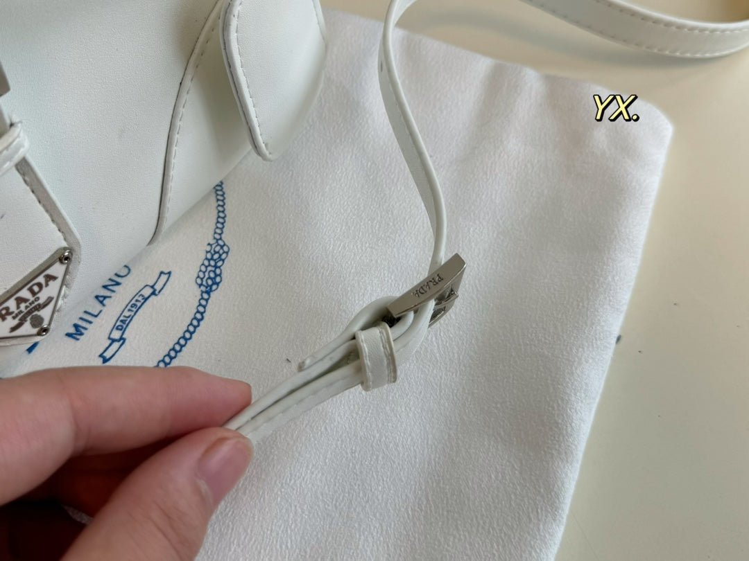 {Style No: HMSUK1ET} PRA 23 MOON PADDED BAG WHITE CALFSKIN WITH STRAP - Image 9