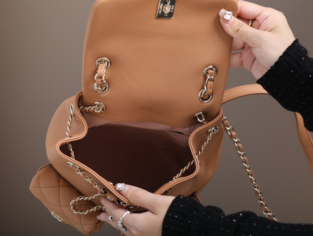 {Style No: AFLLZ9H4} CHANEL 25S BACKPACK 21 CM IN LIGHT BROWN LAMBSKIN - Image 9