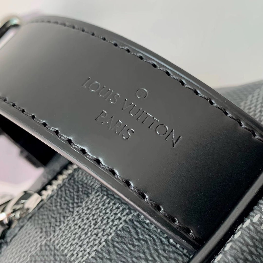 {Style No: CI3WB1JI} LOCKER DOPP KIT 23 IN GREY BLACK DAMIER GRAPHITE CANVAS - Image 2