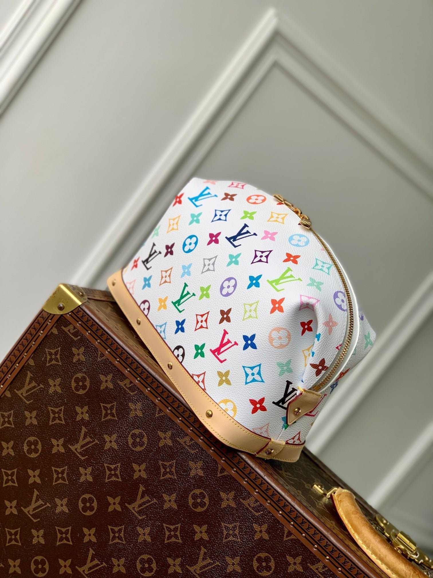 {Style No: B96XQKEZ} COSMETIC POUCH GM 27 IN MULTICOLOR MONOGRAM CANVAS - Image 9