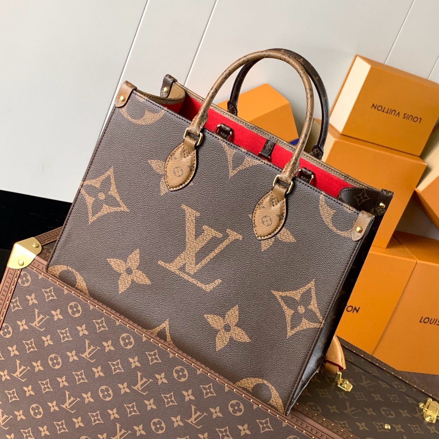 {Style No: XHS9BIKO} ONTHEGO MM 35CM MONOGRAM GIANT CANVAS