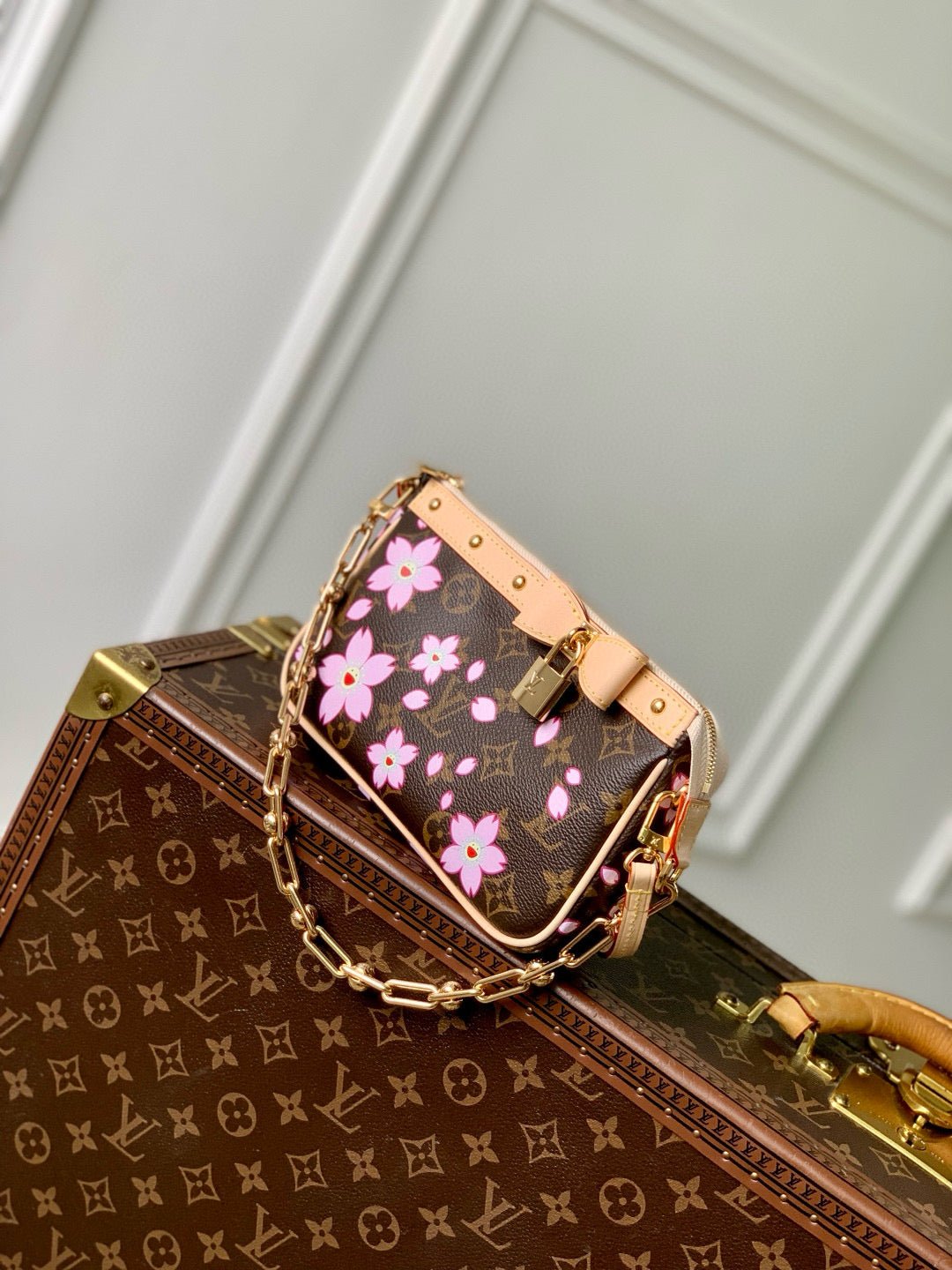 {Style No: LBE5AQEQ} POCHETTE ACCESSOIRES BAG 22 IN SAKURA BROWN MONOGRAM COATED CANVAS - Image 3