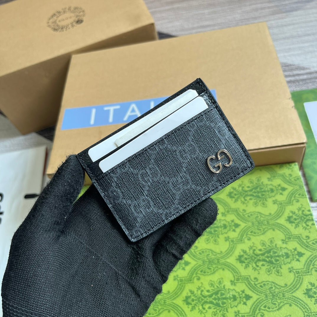 {Style No: MU16H82E} GG CARD CASE 11 WITH GG DETAIL BLACK CALFSKIN