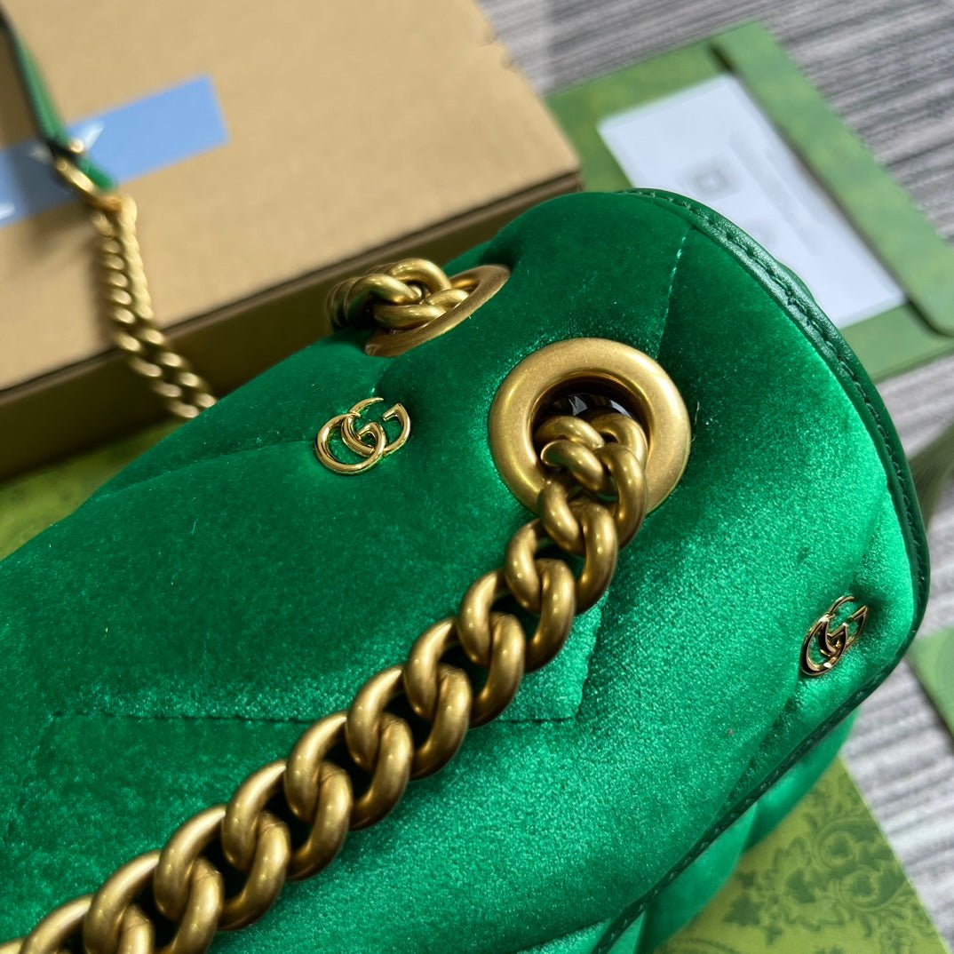 {Style No: 6PIQ3O9E} GG MARMONT MINI 22 BAG IN COOL GREEN VELVET - Image 9