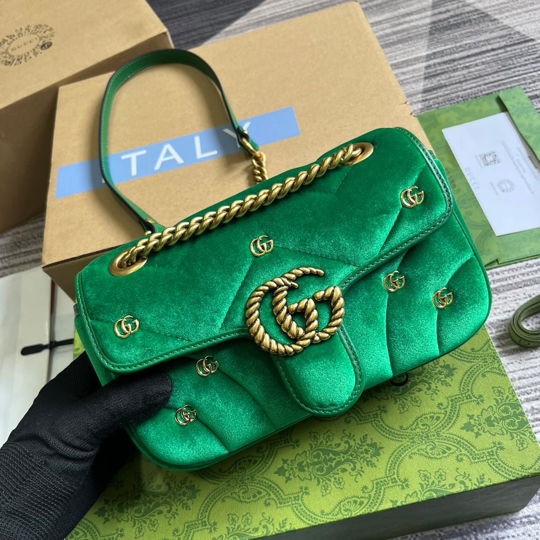 {Style No: 6PIQ3O9E} GG MARMONT MINI 22 BAG IN COOL GREEN VELVET - Image 2