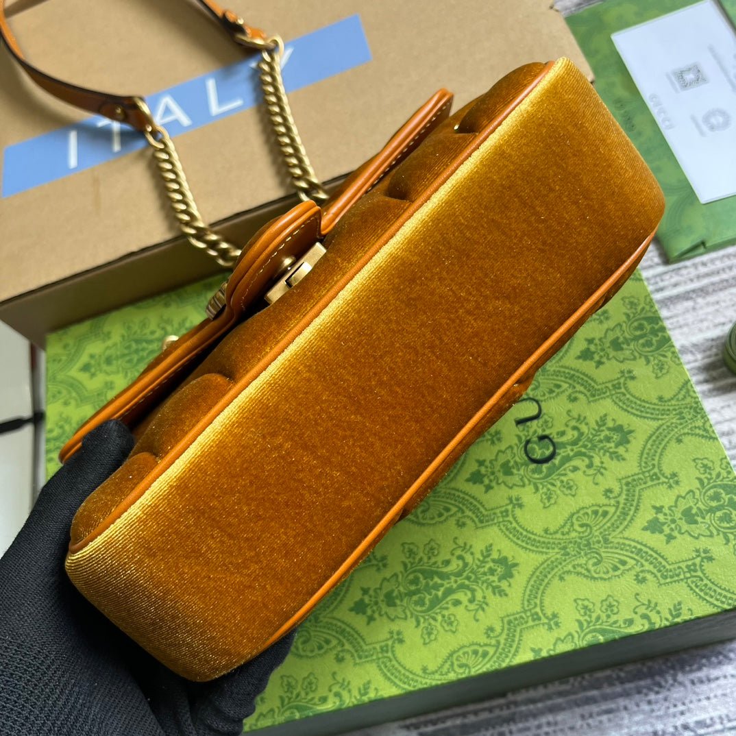 {Style No: 2TH7D9AR} GG MARMONT MINI 22 BAG IN GOLDEN VELVET - Image 9