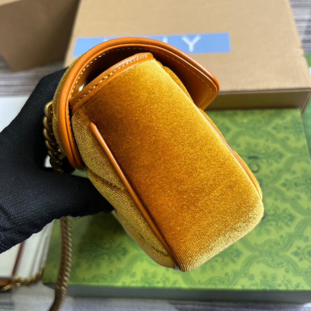 {Style No: 2TH7D9AR} GG MARMONT MINI 22 BAG IN GOLDEN VELVET - Image 6