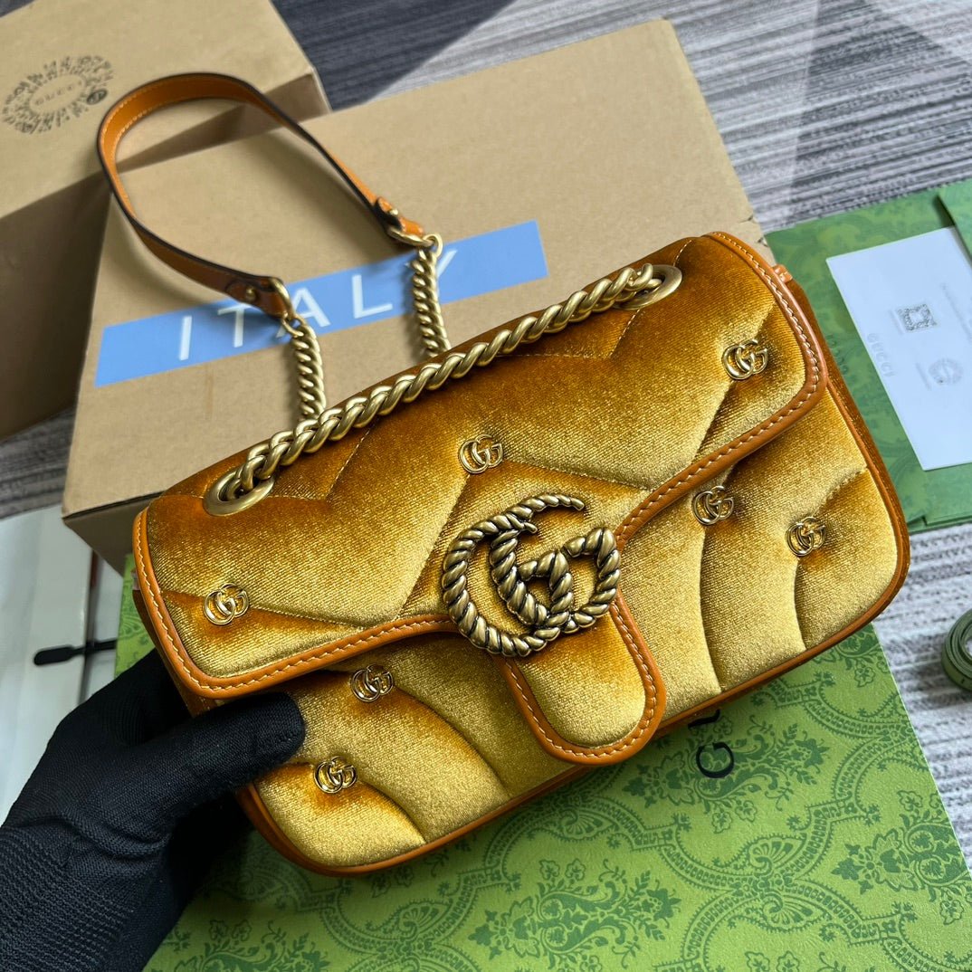 {Style No: 2TH7D9AR} GG MARMONT MINI 22 BAG IN GOLDEN VELVET - Image 2