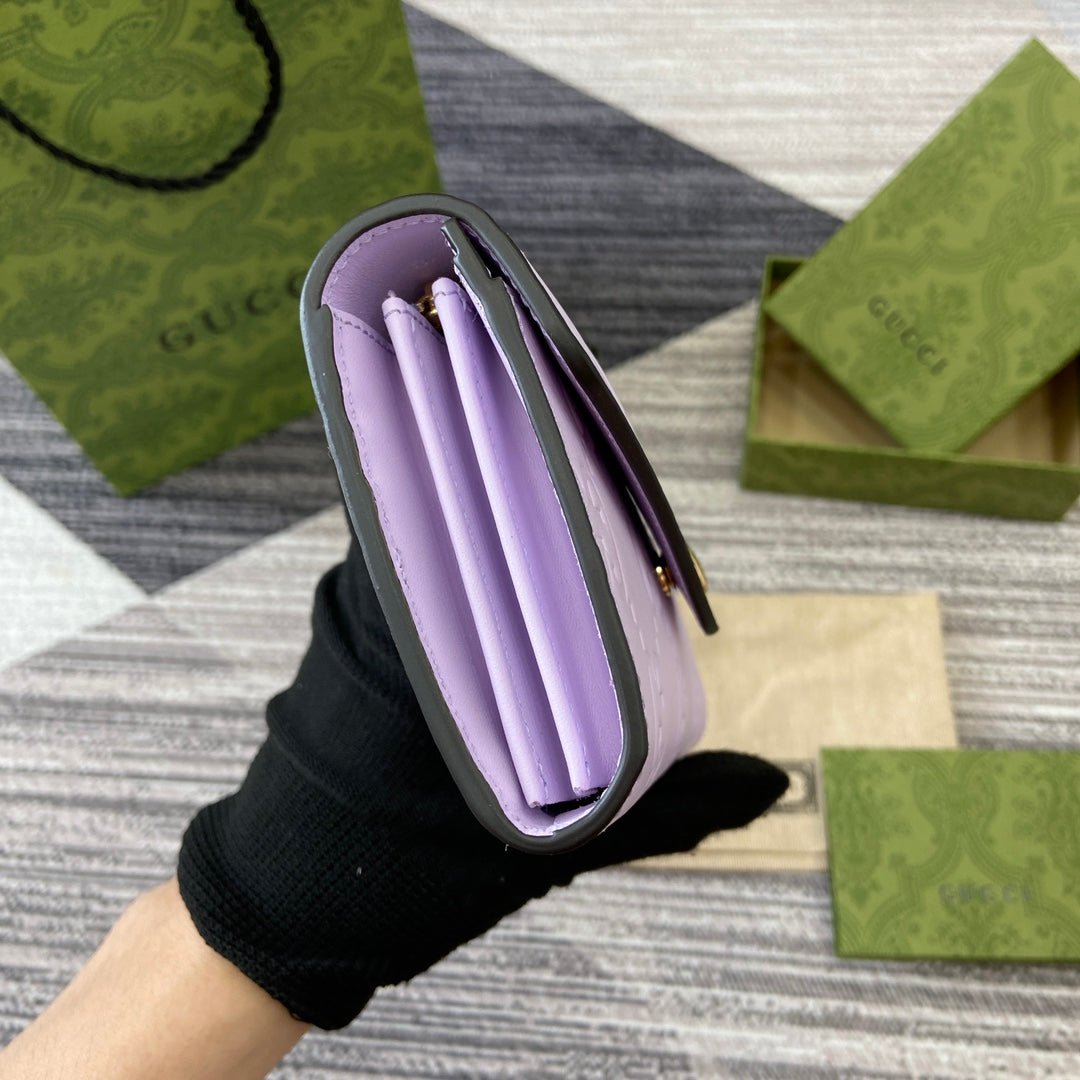 {Style No: NZBMNVKP} CONTINENTAL WALLET 19 IN LIGHT VIOLET EMBOSSED CALFSKIN GOLD HARDWARE - Image 4
