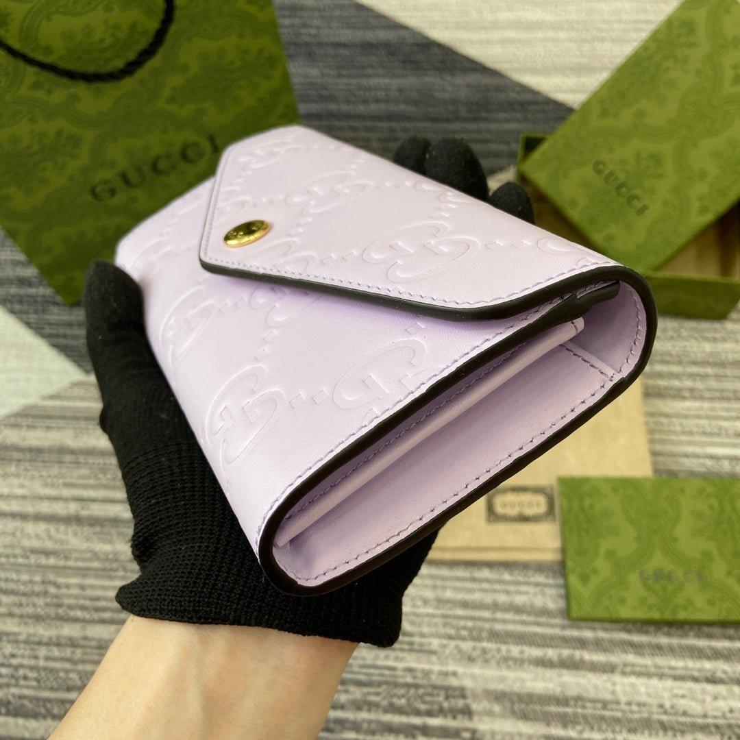 {Style No: NZBMNVKP} CONTINENTAL WALLET 19 IN LIGHT VIOLET EMBOSSED CALFSKIN GOLD HARDWARE - Image 7