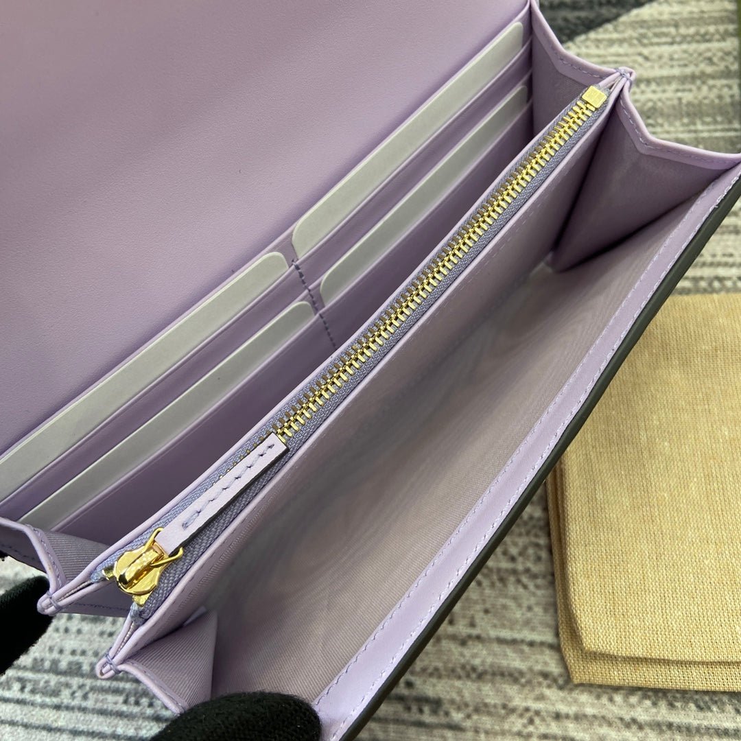 {Style No: NZBMNVKP} CONTINENTAL WALLET 19 IN LIGHT VIOLET EMBOSSED CALFSKIN GOLD HARDWARE - Image 8