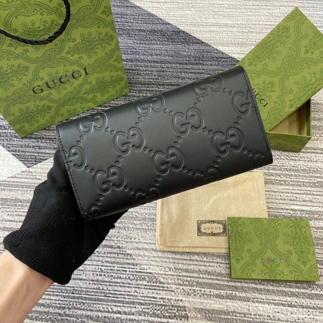 {Style No: N2L7UIEN} CONTINENTAL WALLET 19 IN BLACK EMBOSSED CALFSKIN GOLD HARDWARE - Image 2