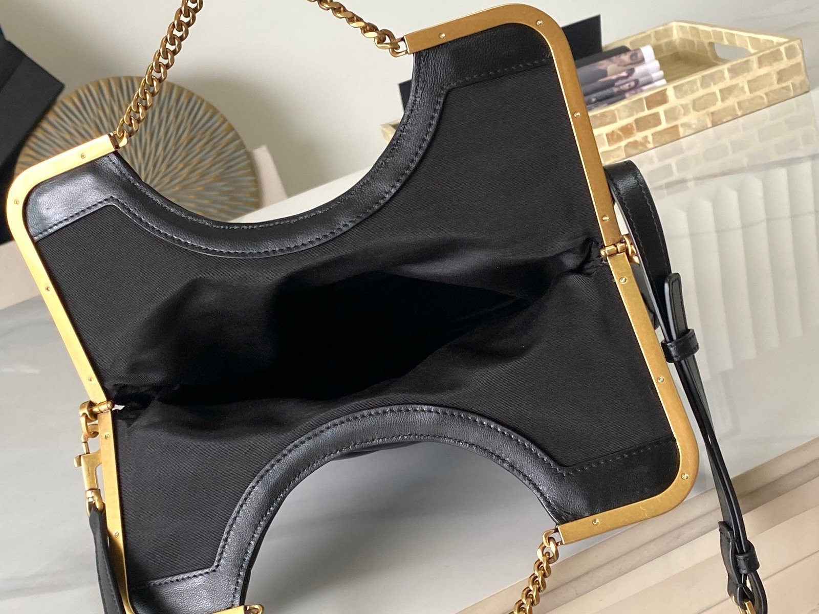 {Style No: L2EYX8AA} 26 BLACK SHEEPSKIN WITH GOLD BUCKLE BAG - Image 5