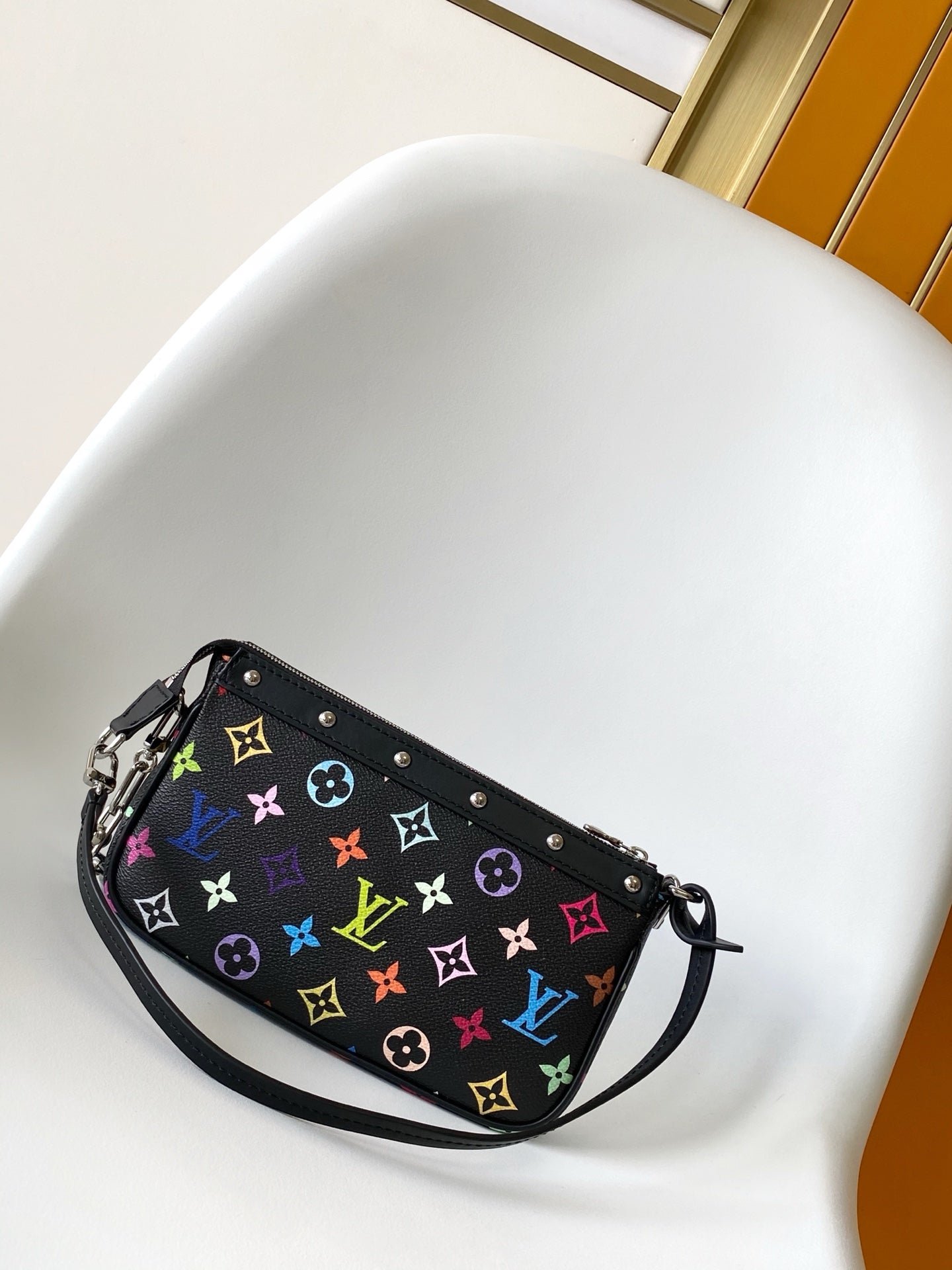 {Style No: 5M19X23X} POCHETTE ACCESSOIRES 22 BAG IN MULTICOLOR MONOGRAM CANVAS AND COWHIDE - Image 7