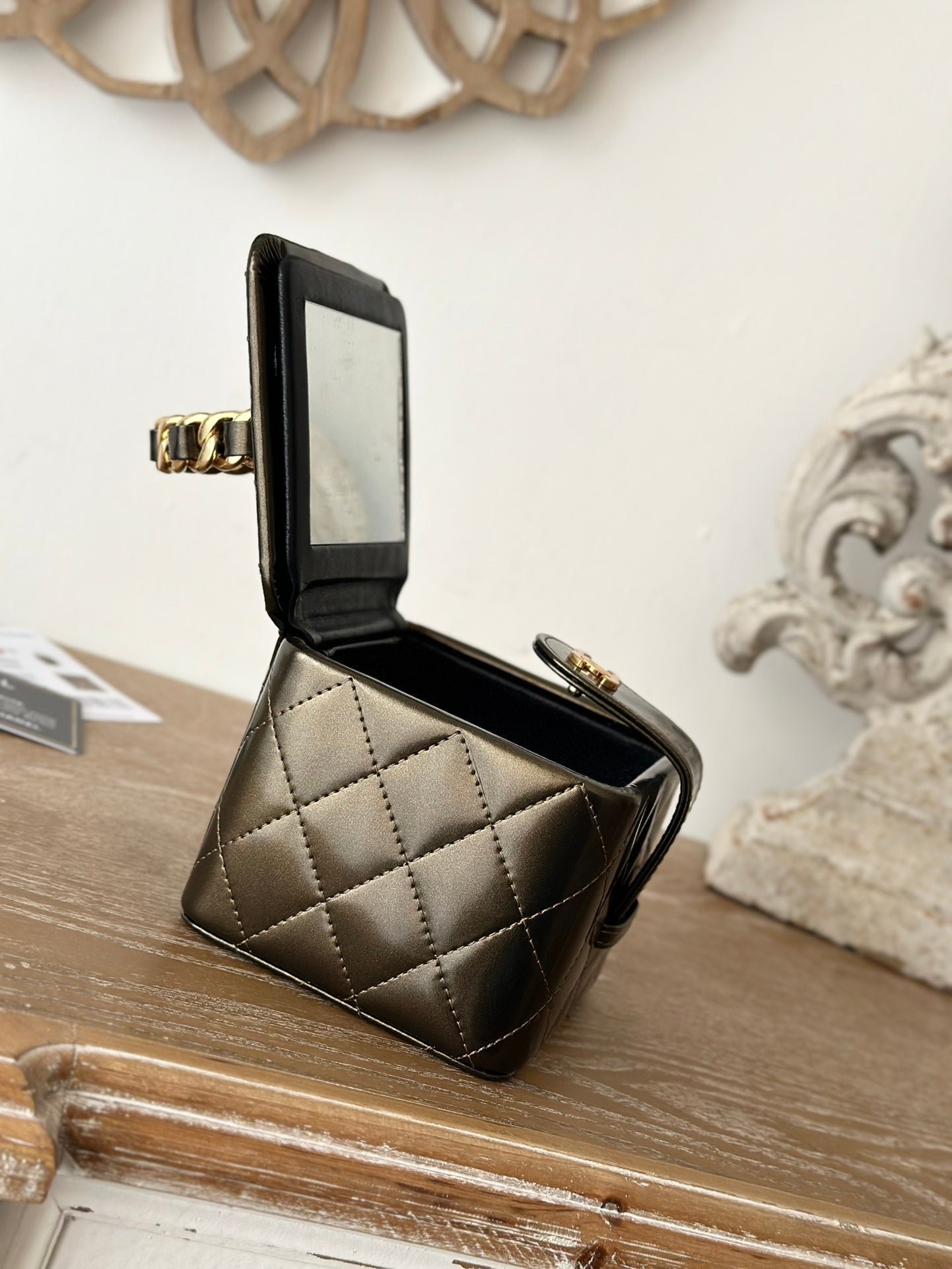 {Style No: H89OUURH} MINI VINTAGE COSMETIC BAG 11 IN MIKADO SHINY CALFSKIN GOLD HARDWARE - Image 3
