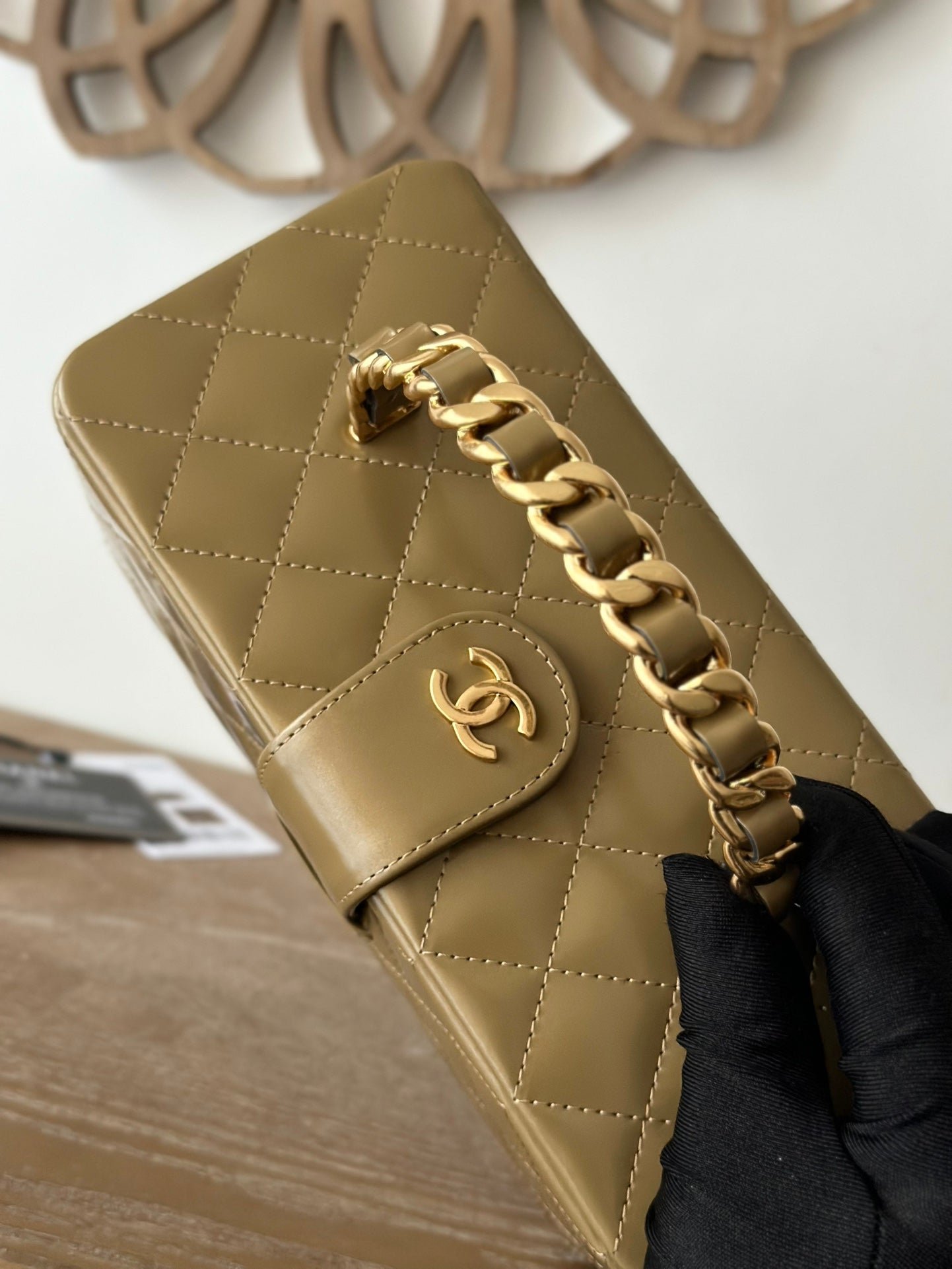 {Style No: RHZJ7R9K} VINTAGE COSMETIC BAG 22 IN CAPE PALLISER SHINY CALFSKIN GOLD HARDWARE - Image 8