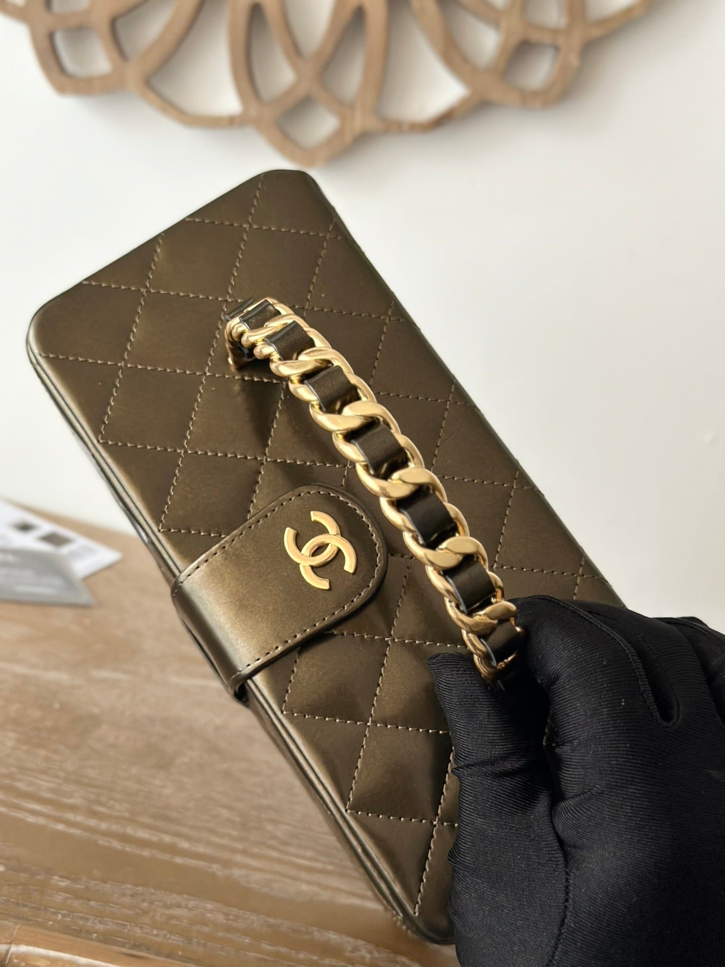 {Style No: I1ULVNFM} VINTAGE COSMETIC BAG 22 IN MIKADO SHINY CALFSKIN GOLD HARDWARE - Image 6