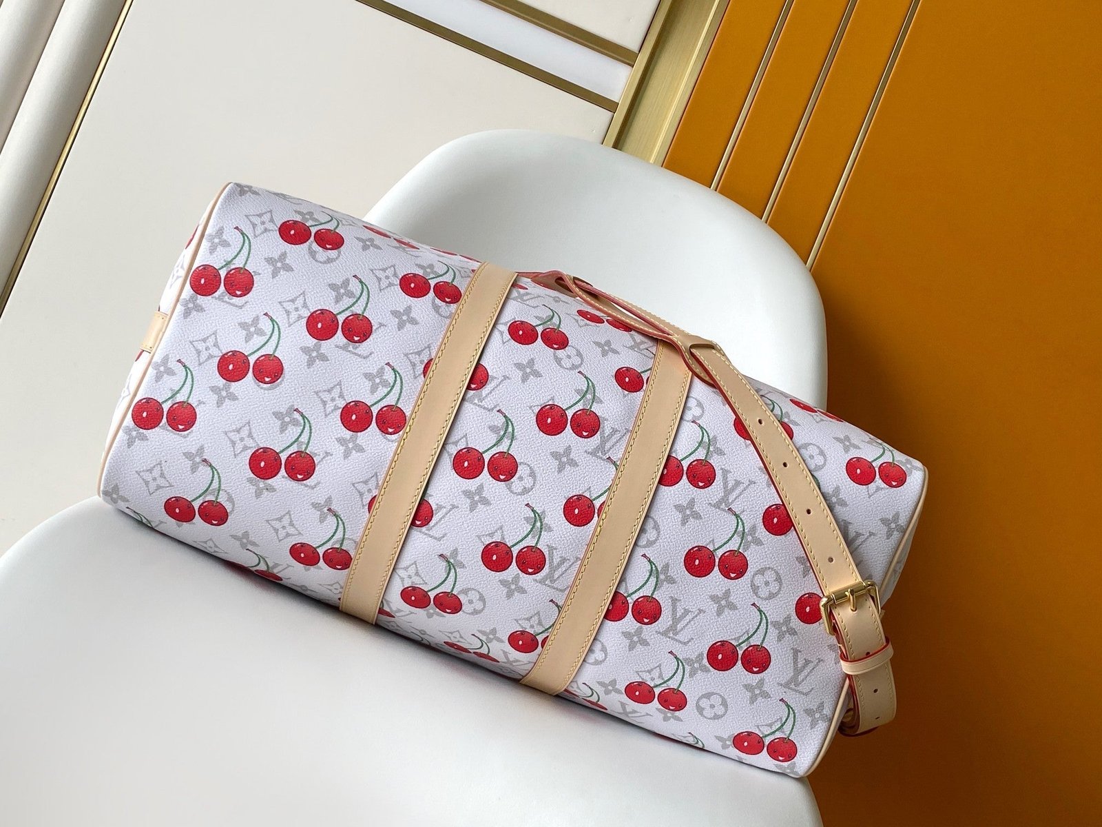 {Style No: H6VNJ3HH} KEEPALL BANDOULIÈRE 45 IN WHITE AND RED CALFSKIN - Image 3