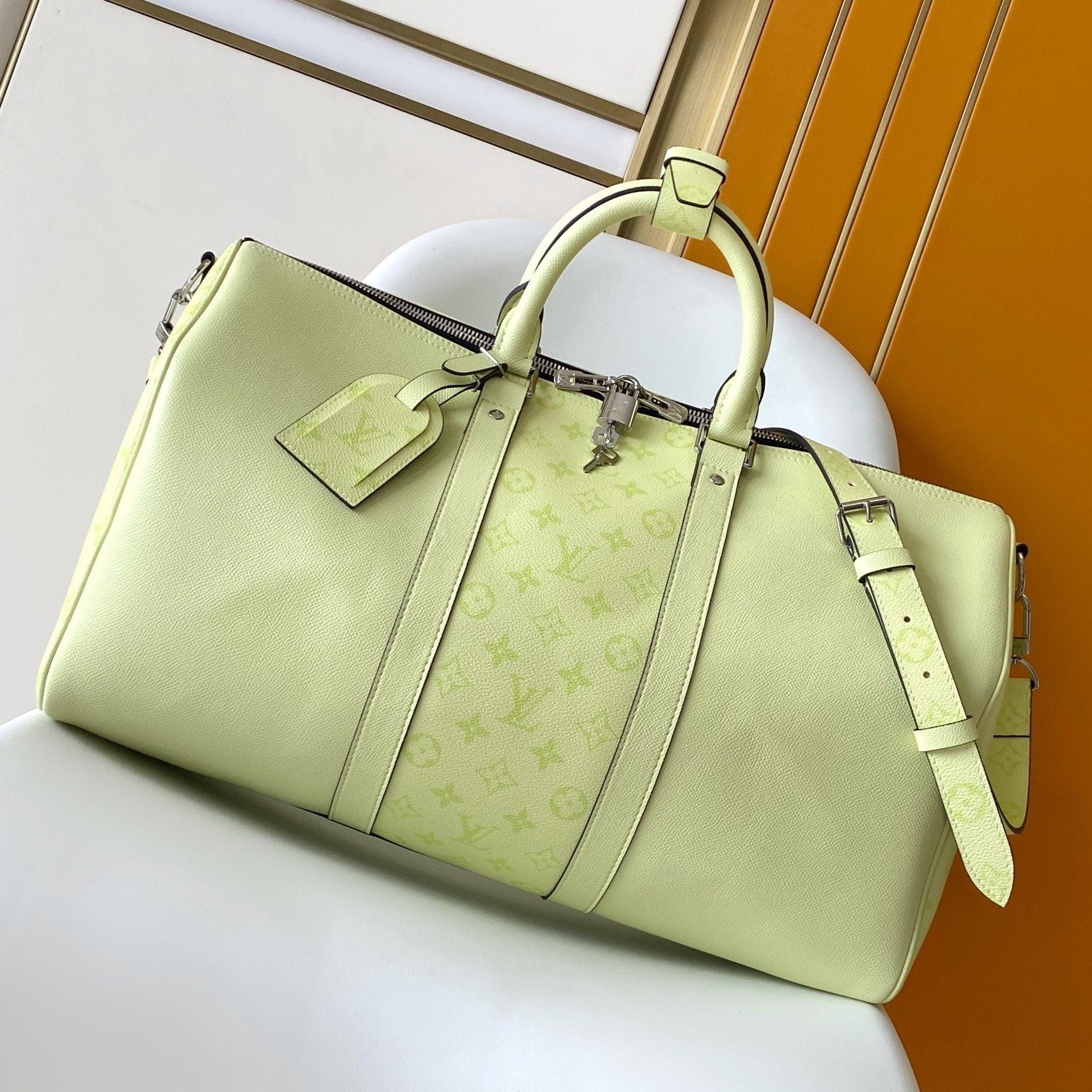 {Style No: I3AJ34P1} LV 25S KEEPALL BANDOULIÈRE 45 IN LIGHT OLIVE GREEN CALFSKIN SILVER HARDWARE
