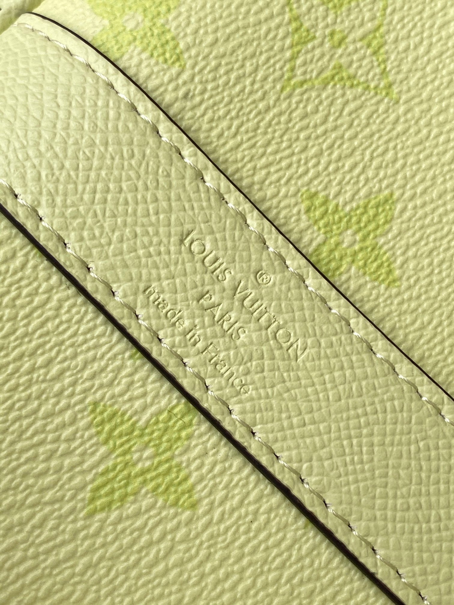 {Style No: I3AJ34P1} LV 25S KEEPALL BANDOULIÈRE 45 IN LIGHT OLIVE GREEN CALFSKIN SILVER HARDWARE - Image 8