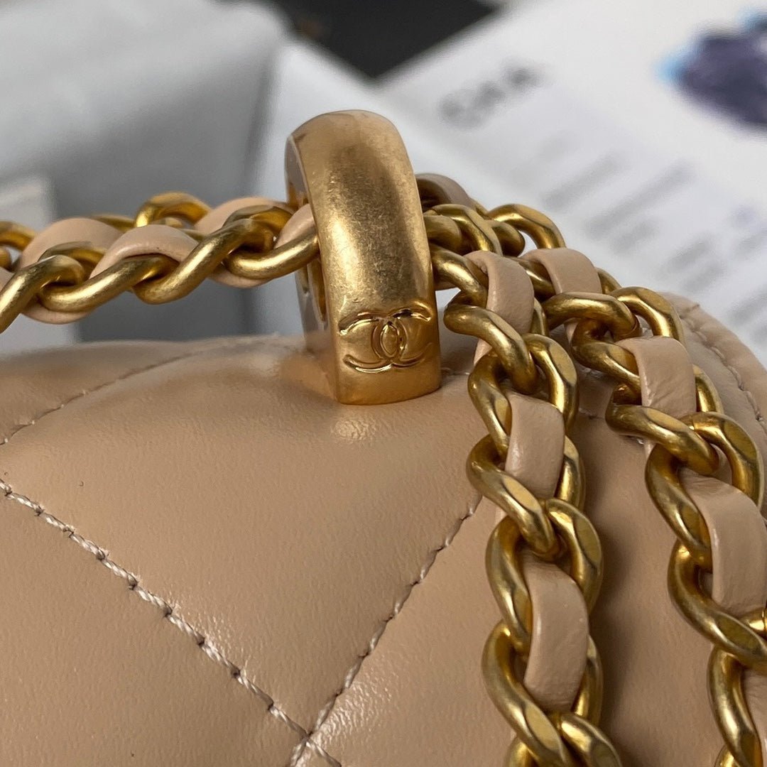 {Style No: O66NAFQ8} CC MINI 19 FLAP BAG IN DARK BEIGE CALFSKIN GOLD HARDWARE - Image 5