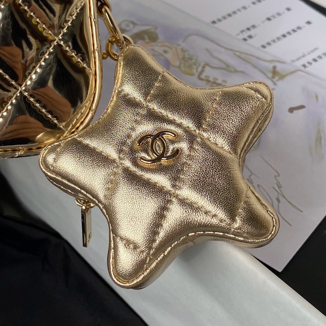 {Style No: FDYILFTL} CC MINI 19 FLAP BAG IN GOLDEN METALLIC CALFSKIN WITH STRAP - Image 7