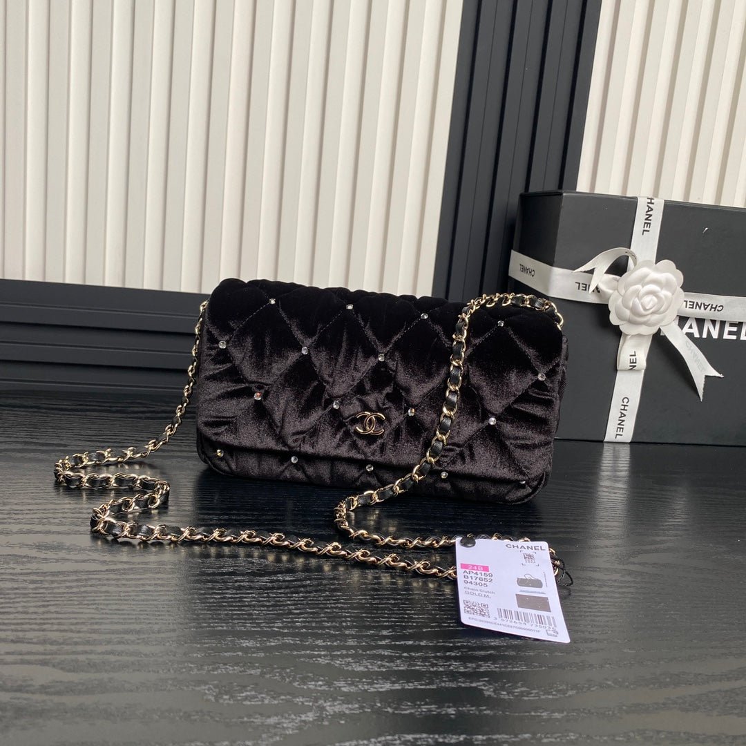 {Style No: 4343U9ZW} FLAP BAG 23 ATTACHED DIAMOND IN BLACK VELVET GOLD HARDWARE