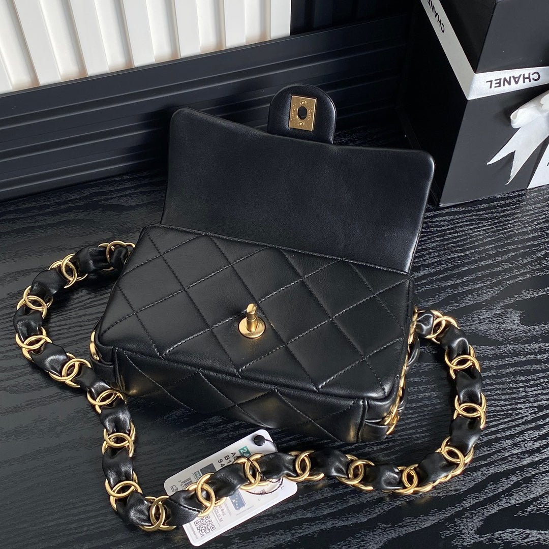 {Style No: W3LNLQ8G} SMALL FLAP BAG 21 IN BLACK CALFSKIN GOLD DOUBLE C THICK CHAIN - Image 5
