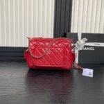 {Style No: VC35VAX4} CAMERA BAG 24 IN RED SHINY CALFSKIN GOLD CHAIN