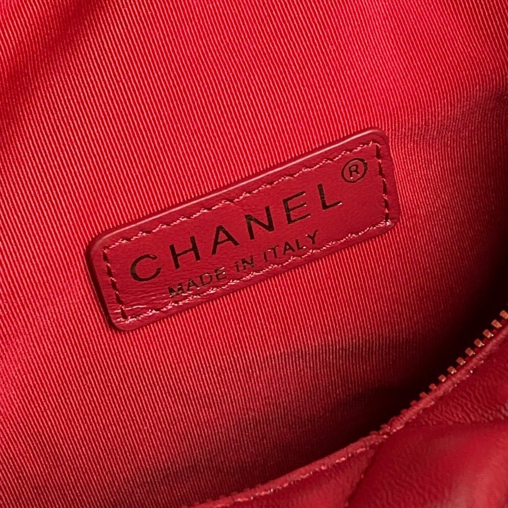 {Style No: VC35VAX4} CAMERA BAG 24 IN RED SHINY CALFSKIN GOLD CHAIN - Image 9