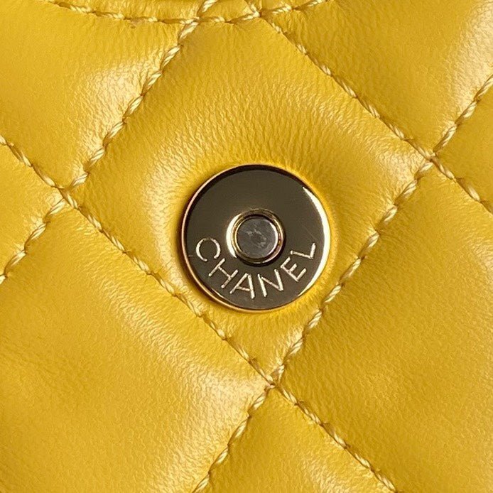{Style No: B9TGMFHG} CAMERA BAG 24 IN MIMOSA YELLOW SHINY CALFSKIN GOLD CHAIN - Image 5