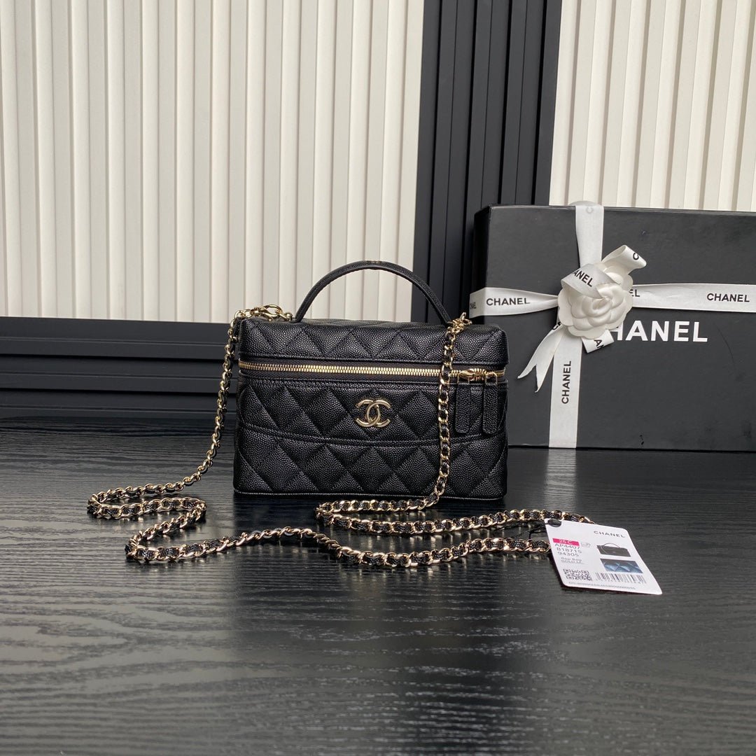 {Style No: 8RCZIERI} COSMETIC BAG 19 IN BLACK GRAINED CALFSKIN GOLD HARDWARE